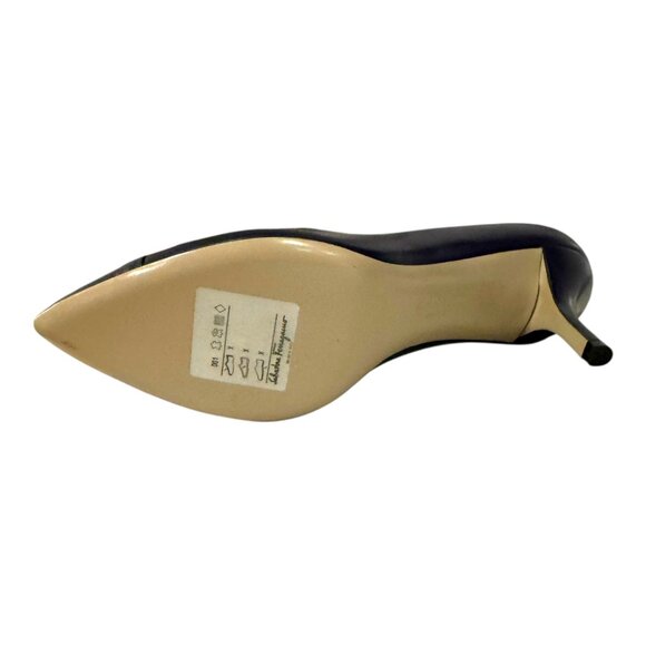 Salvatore Ferragamo Navy Leather Pumps Size 10 B Made in Italy Pointed Toe Logo - Picture 8 of 13